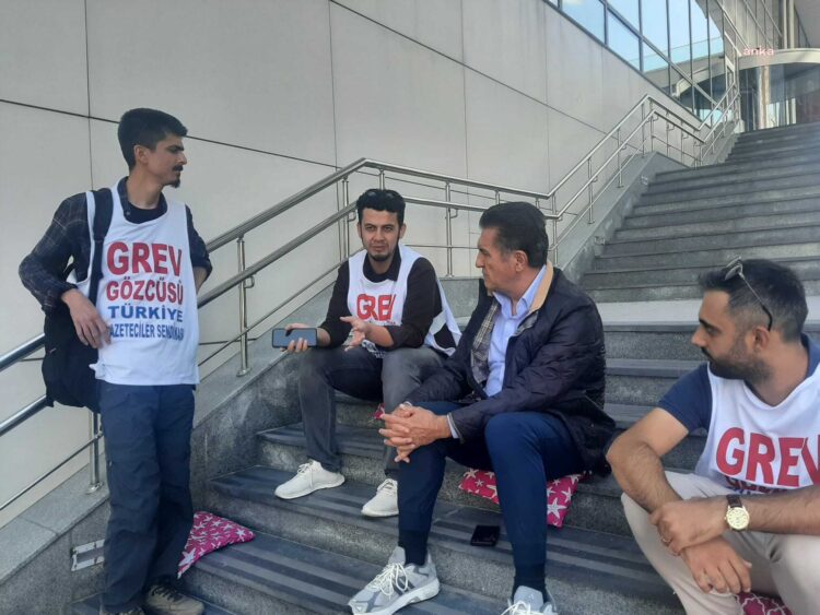 Sarıgül’den Sputnik’te grev yapan gazetecilere destek ziyareti