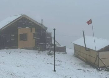 Mevsimin ilk karı yağdı