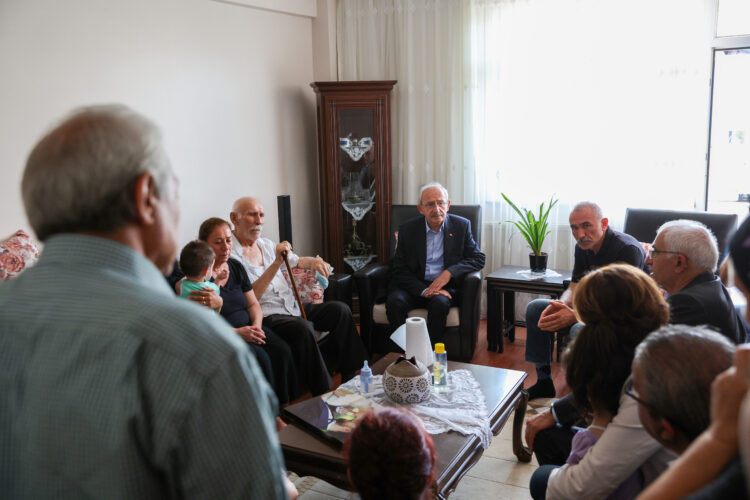 Kılıçdaroğlu’ndan Burak Kan’ın ailesine başsağlığı ziyareti