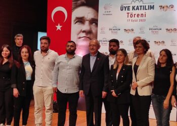Üye katılım töreninde konuşan Kılıçdaroğlu: “Tarihi bir görevimiz var”