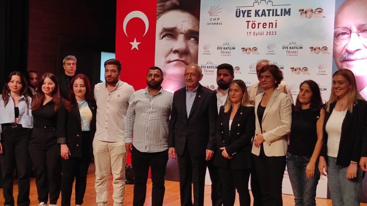 Üye katılım töreninde konuşan Kılıçdaroğlu: “Tarihi bir görevimiz var”