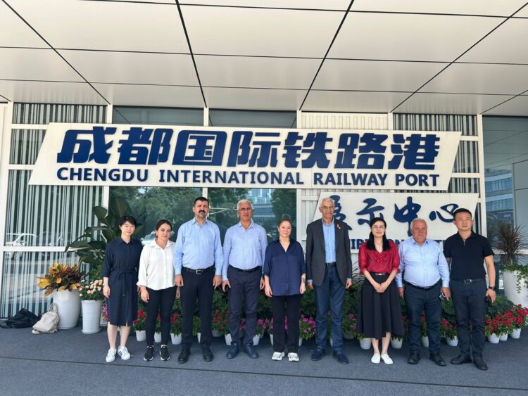 CHP İstanbul Milletvekili ve Yurt Dışı Örgütlenme Koordinatörü Yüksel Mansur Kılınç başkanlığındaki CHP heyeti Çin’de