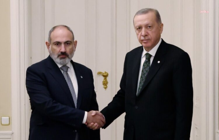 Erdoğan ve Ermenistan Başbakanı Paşinyan telefonda görüştü