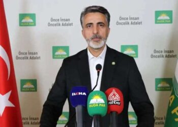 HÜDA PAR: ‘Ruhsatlı işletmelerde alkollü içki satışı yasaklansın’