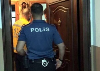 Emekli astsubay evinde ölü bulundu!