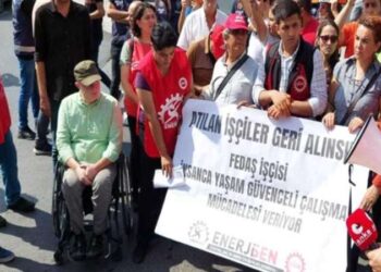 FEDAŞ işçilerinden AKSA Holding önünde eylem