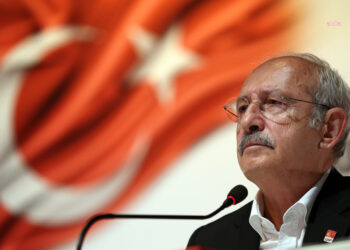 “Atatürk’ün yolundan yürüyenlere, yorulmak yakışmaz”
