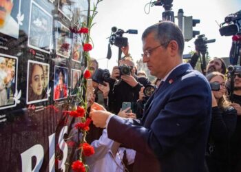 Özgür Özel: İktidarın bugününe gelen yolun taşları bu meydanlarda atıldı”