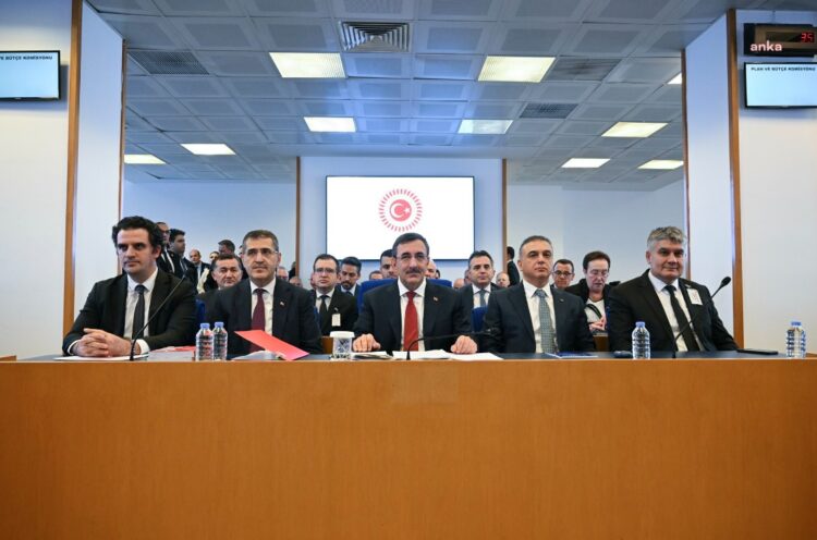 Cumhurbaşkanı Yardımcısı Yılmaz, 2024 bütçe teklifini sundu