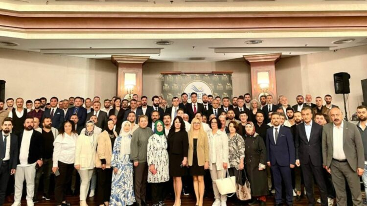 DEVA Partisi’nden 13 ilçe başkanı istifa etti