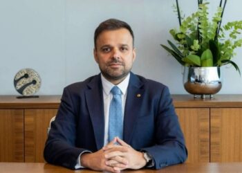 Turkcell’in başına AKP’li eski bakanın oğlu geçti