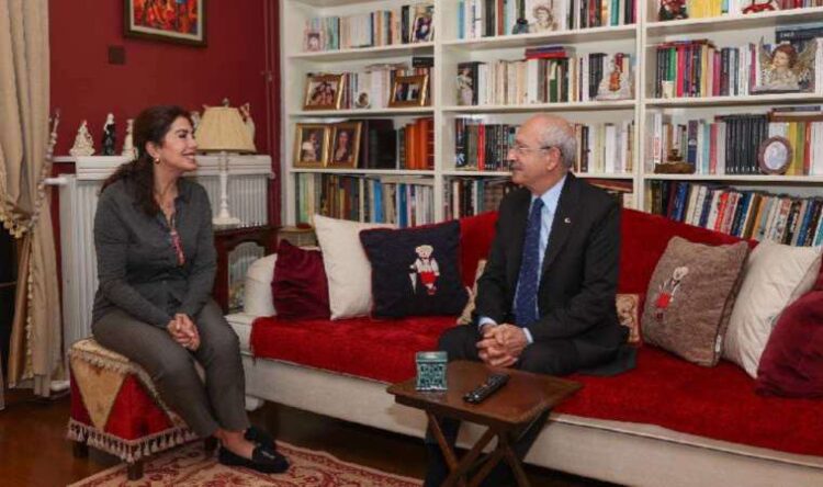 Kemal Kılıçdaroğlu’ndan Ahmet Taner Kışlalı’nın eşine ziyaret!