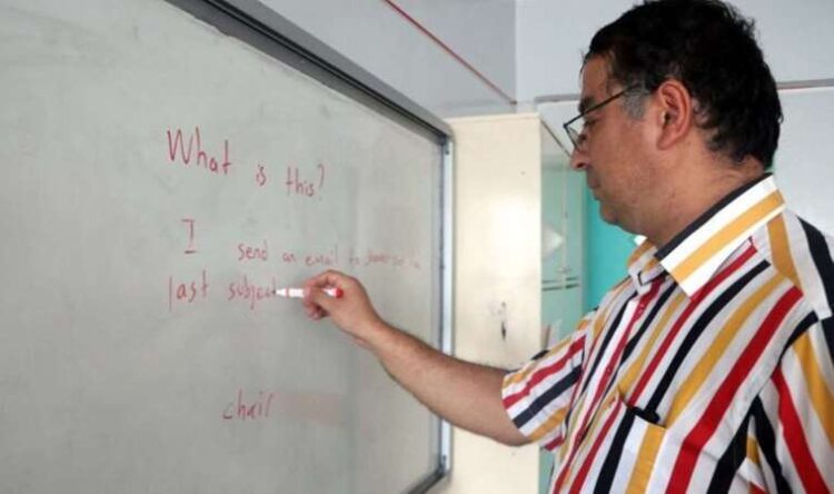 Masal kitabından etkilendi, 44 dil öğrendi!