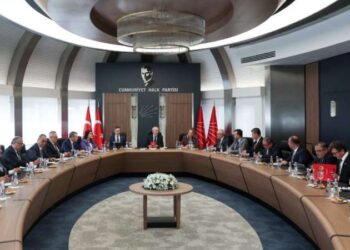 Kılıçdaroğlu, CHP’li milletvekilleri ile bir araya geldi!