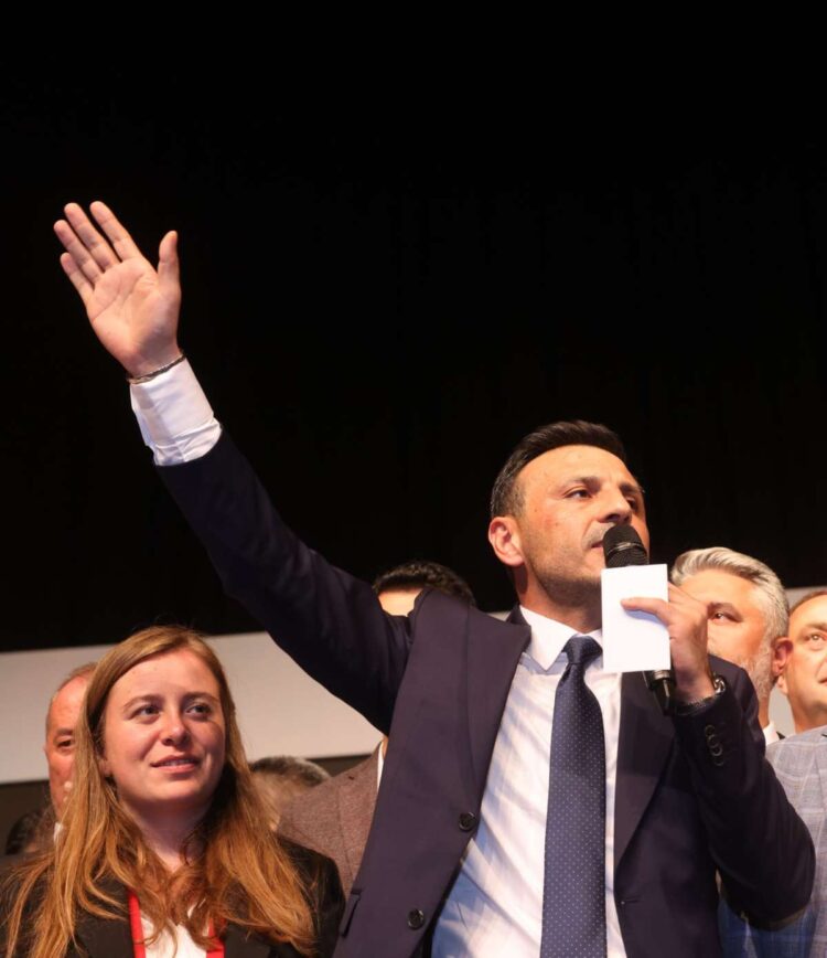 CHP’nin yeni İstanbul İl Başkanı Özgür Çelik oldu