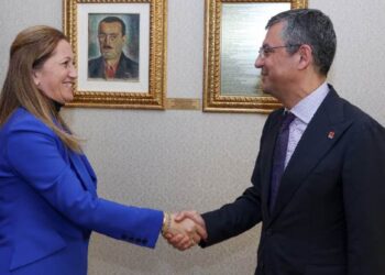 Özgür Özel, DİSK Genel Başkanı Arzu Çerkezoğlu ile bir araya geldi