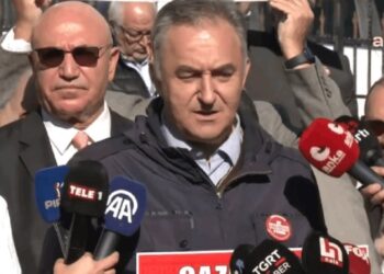‘Sansür yasası’ bugün AYM’de görüşülecek: Gazeteciler nöbette