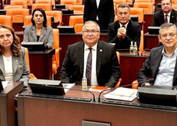 Özgür Özel’den Meclis’teki eyleme devam kararı