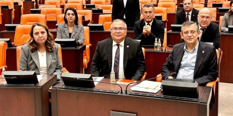 Özgür Özel’den Meclis’teki eyleme devam kararı