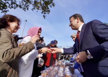 15 yıllık gelenek bozulmadı… İmamoğlu ’10 Kasım Mevlidi’ne katıldı