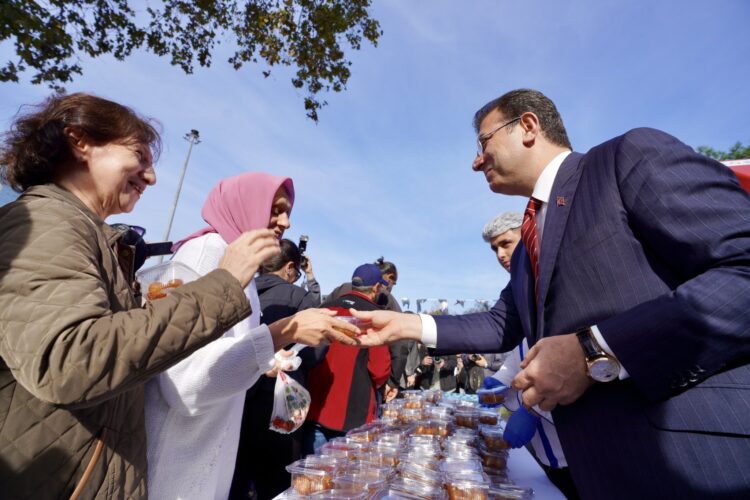 15 yıllık gelenek bozulmadı… İmamoğlu ’10 Kasım Mevlidi’ne katıldı