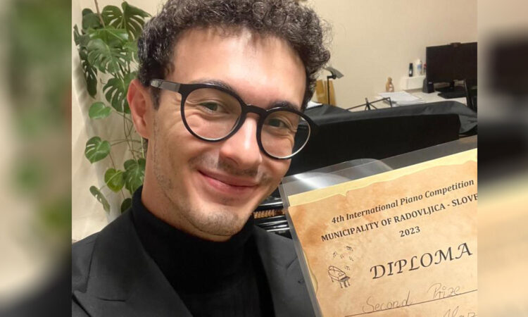 Genç piyanist Alaz İkiz’e uluslararası piyano ödülü…