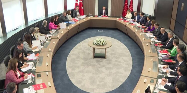 CHP MYK Özgür Özel Başkanlığında toplandı