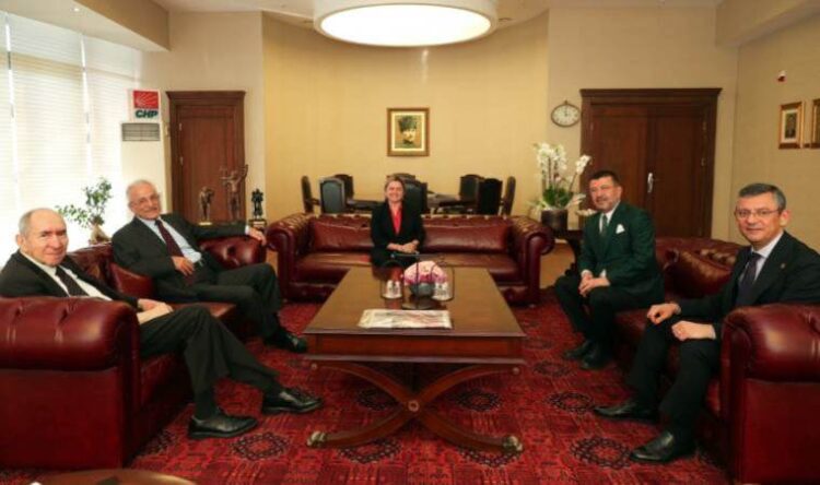 Özgür Özel, Altan Öymen ve Murat Karayalçın ile bir araya geldi!