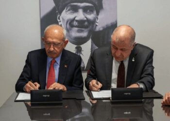 Ümit Özdağ, Kılıçdaroğlu ile imzaladıkları protokolü yayımladı