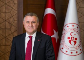 Bakan Bak: KYK asansörlerine karekod koyacağız