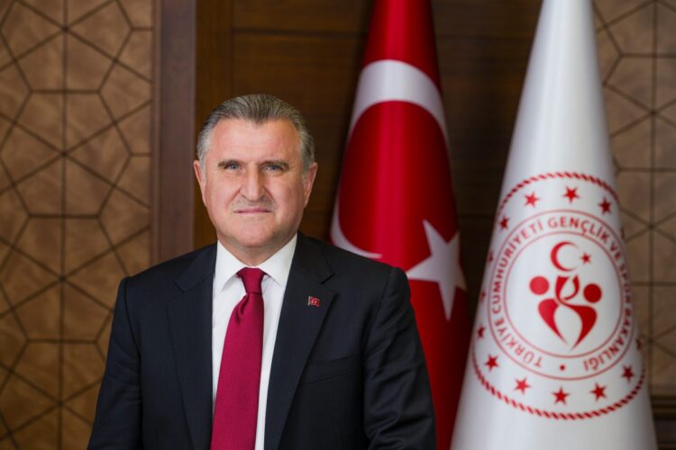 Bakan Bak: KYK asansörlerine karekod koyacağız