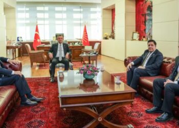 Saadet Partisi’nden Özgür Özel’e teşekkür ziyareti