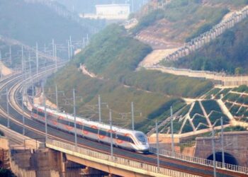 Çin’de Chengdu ve Yibin kentlerini birbirine bağlayan yeni yüksek hızlı demiryolu açıldı