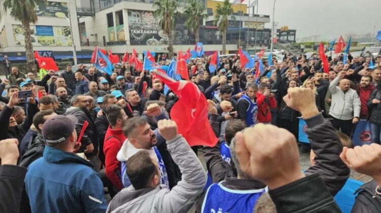 Metal işçileri MESS önünde eylemde