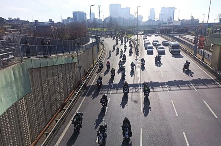 Motokuryeler adliye önünde Yunus Emre Göçer için adalet istedi