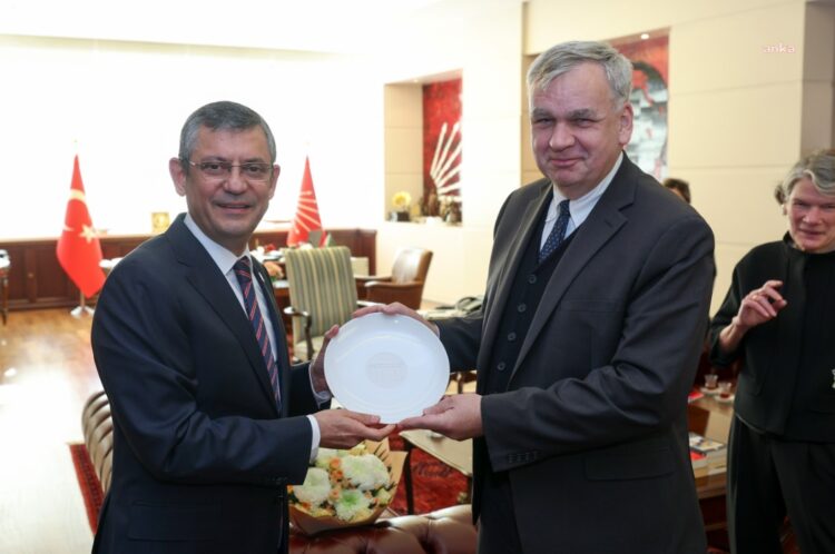 Özgür Özel, Almanya’nın Ankara Büyükelçisi Jurgen Schulz ile görüştü