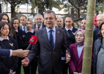 Özgür Özel: “Başarılı olabilmek için bir orman çokluğunda olmak lazım”
