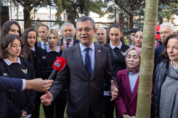 Özgür Özel: “Başarılı olabilmek için bir orman çokluğunda olmak lazım”