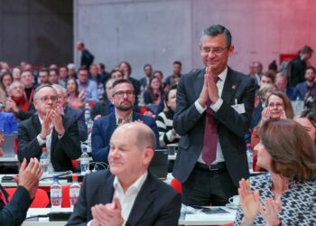 Özgür Özel, Almanya Sosyal Demokrat Partisi kongresinde…