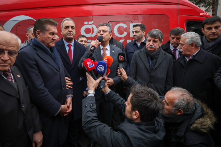 Özgür Özel’den Erdoğan’a: “Milletin derdi DEM değil, senin yaptığın zam”