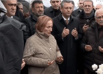 Kamer Genç’in 8’inci ölüm yıl dönümünde mezarı başında anıldı…