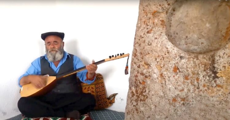 Halk ozanı Tacim Baba hayatını kaybetti