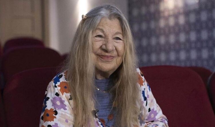 Usta sanatçı Ayla Algan hayatını kaybetti