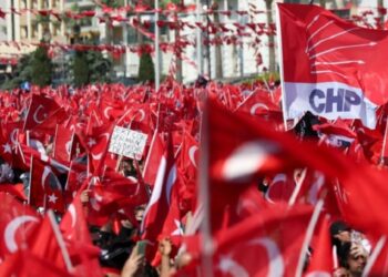 CHP, Manisa’daki başkan adaylarını tanıttı