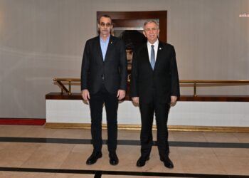 Erdal Beşikçioğlu: “Ben siyasete girmedim, hizmete girdim”