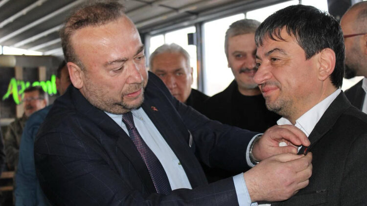 İYİ Parti’den istifa eden 250 kişi CHP’ye geçti