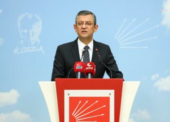 Özgür Özel:” Güvenlik toplantısı saraylarda, acılar çadırlarda…”