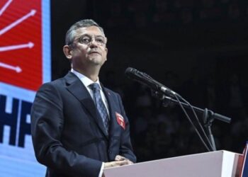 Özgür Özel, saldırıya uğrayan imamla görüştü