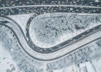 Çin yağmur ve kar fırtınalarına karşı acil müdahale çalışmalarını artırdı