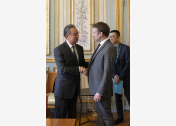 Çin Dışişleri Bakanı Wang Yi, Fransa Cumhurbaşkanı Emmanuel Macron ile görüştü